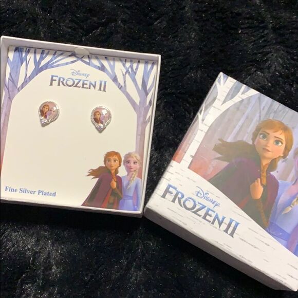 Frozen II earrings - Picture 1 of 4